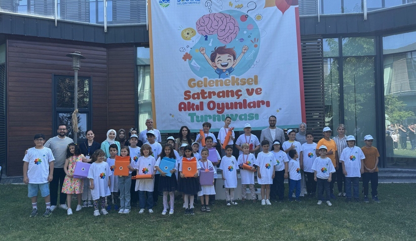 Satranç ve akıl oyunları turnuvasında öğrenciler kıyasıya yarıştı