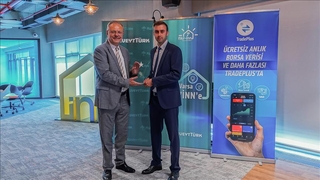 SAÜ'lü akademisyene birincilik ödülü