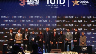 SAÜ'lü öğrencilere Cumhurbaşkanından ödül