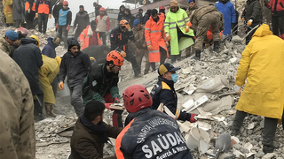 SAÜ'nün arama kurtarma ekibi deprem bölgesinde