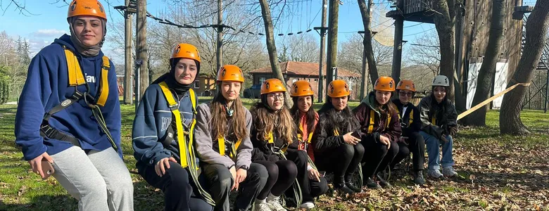 SAÜ’lü gençler Macera Park’ta kamp deneyimi yaşadı