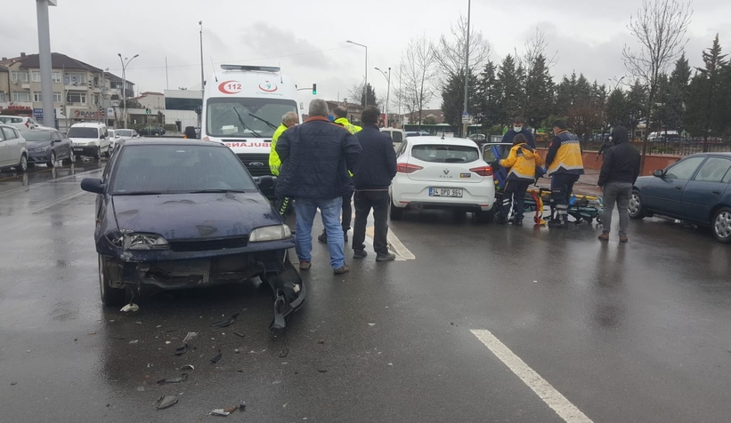 SEAH önünde yasak 'U' dönüşü kazası