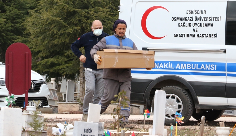 Şehir çöplüğünde ölü bulunan bebek defnedildi