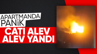 Şehir merkezinde apartmanın çatısı yandı
