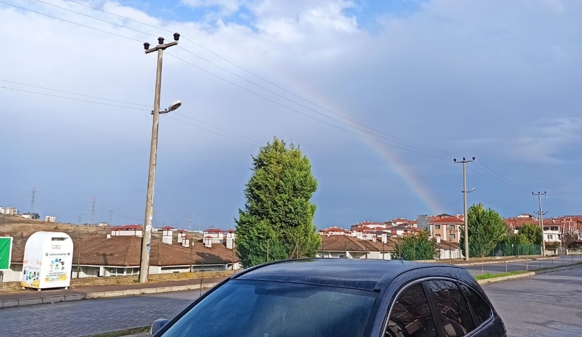 Şehirde gökkuşağı sürprizi