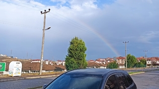 Şehirde gökkuşağı sürprizi