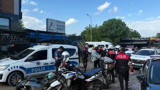 Şehirde hareketli dakikalar; Polis yere yatırıp kelepçeledi