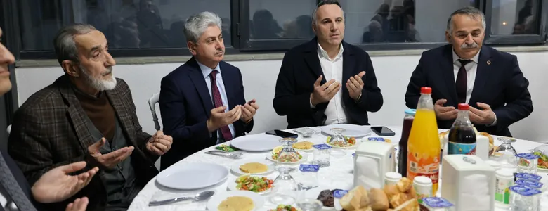 Şehit ailesinden iftar yemeği