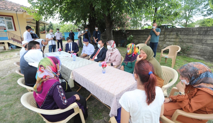 Şehit ailesini ziyaret ettiler