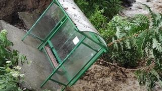 Sel suları durağı yuttu