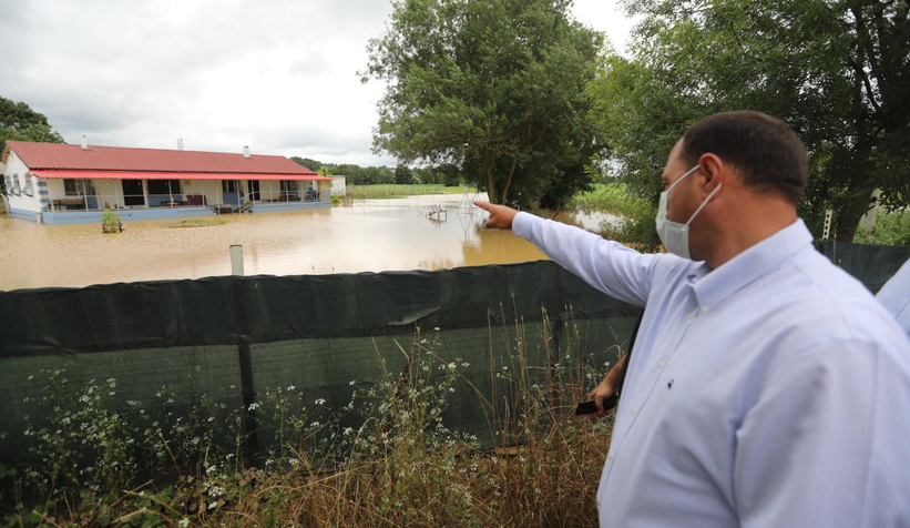 Selin vurduğu mahallelerde inceleme yaptı