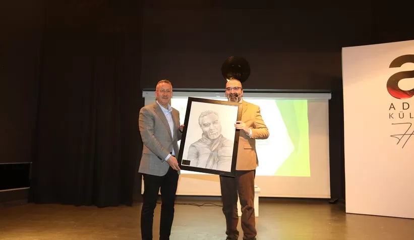 Senai Demirci OKM’de sevenleriyle buluştu