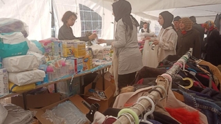 Serdivan Belediyesi, depremzedeler için hayır çarşısı kurdu