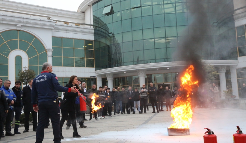 Serdivan Belediyesi personeline yangın eğitimi 