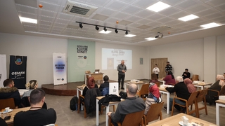 Serdivan Belediyesi’nden ailelere dijital çağ rehberliği