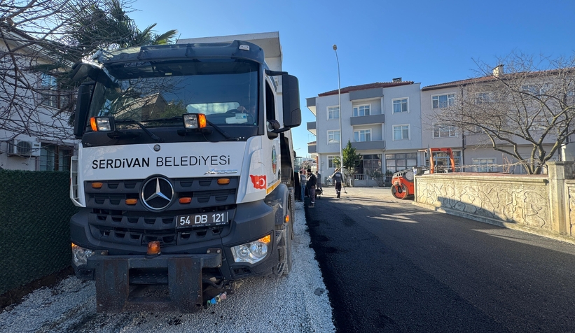 Serdivan Belediyesi’nden asfalt atağı