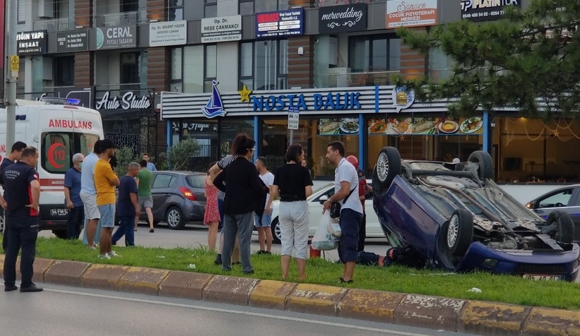 Serdivan'da araç takla attı