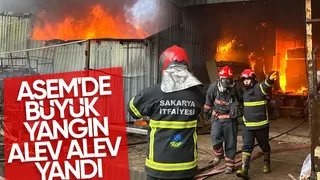 Serdivan ASEM'de mobilya imalathanesi çıkan yangında küle döndü. 