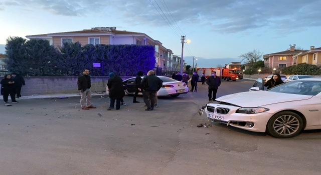 Serdivan'da kaza sonrası ortalık karıştı