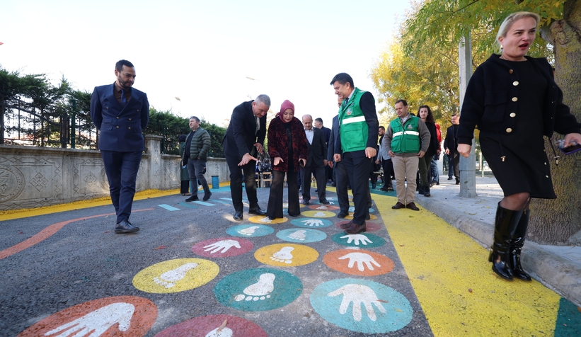 Serdivan'da Oyun Sokağı açıldı