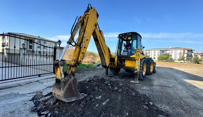 Serdivan'da yol çalışmaları hız kesmiyor