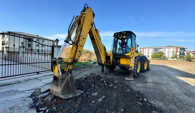 Serdivan'da yol çalışmaları hız kesmiyor