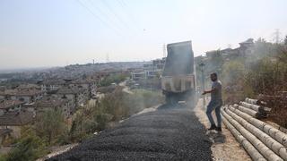 Serdivan'da yollar yenileniyor