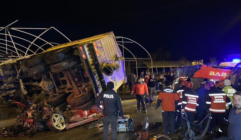 Serdivan'daki feci kazada ölen üniversiteli Hakan'a acı veda