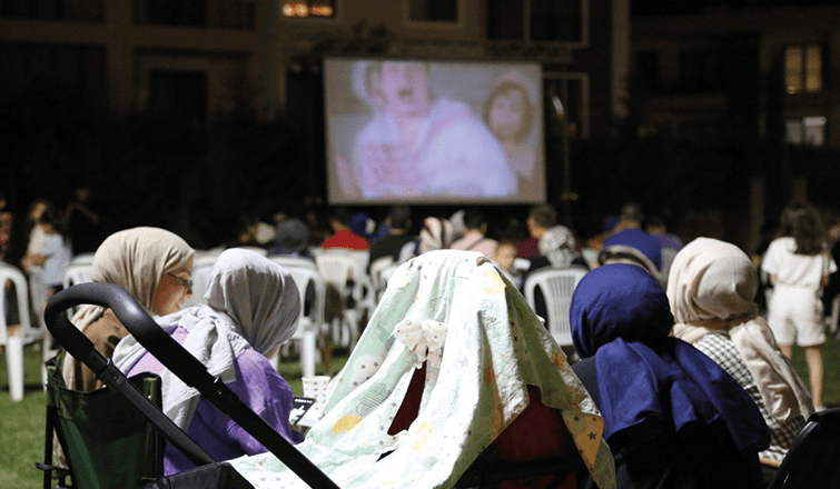 Serdivan Millet Bahçesi'nde sinema keyfi