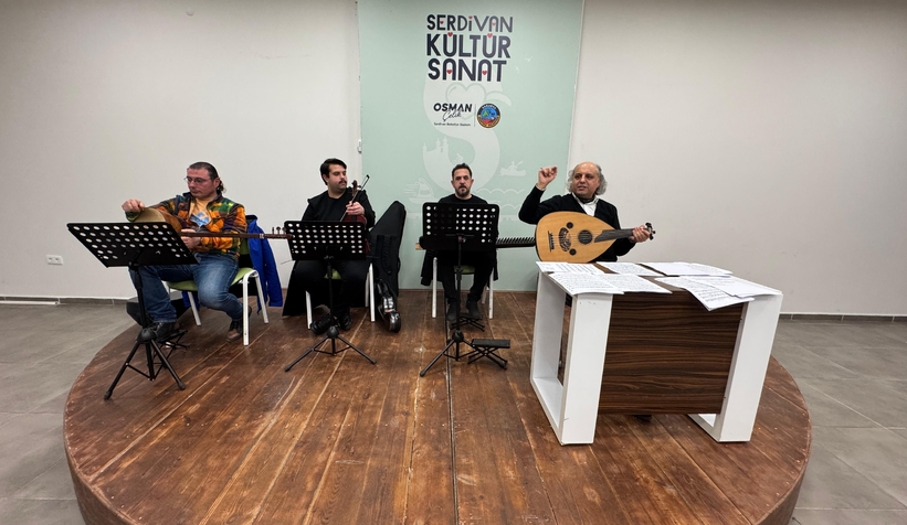 Serdivan Türk Müziği Korosu ilk dersini gerçekleştirdi