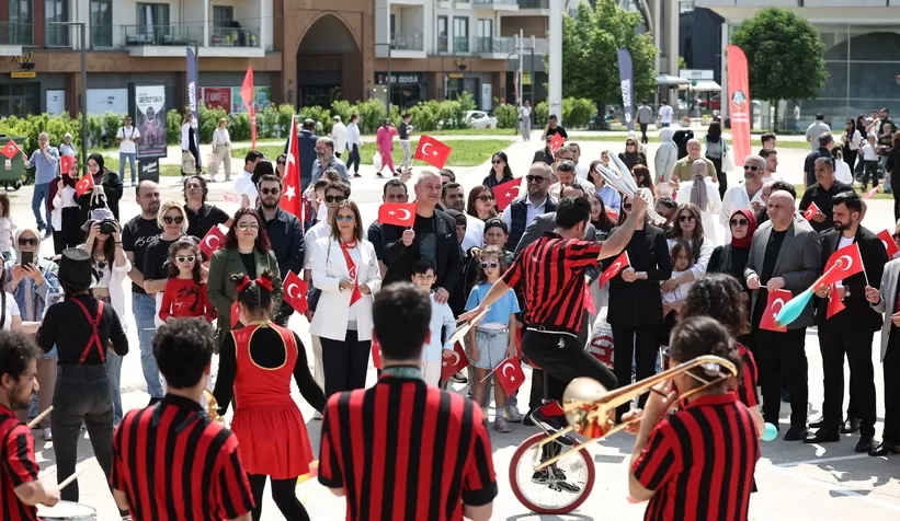 Serdivan’da 19 Mayıs coşkuyla kutlandı