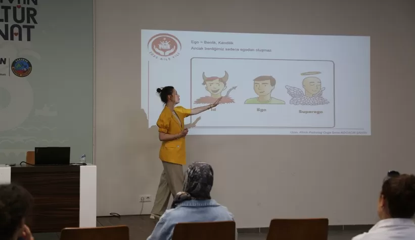 Serdivan’da aile içi iletişim seminerine yoğun ilgi