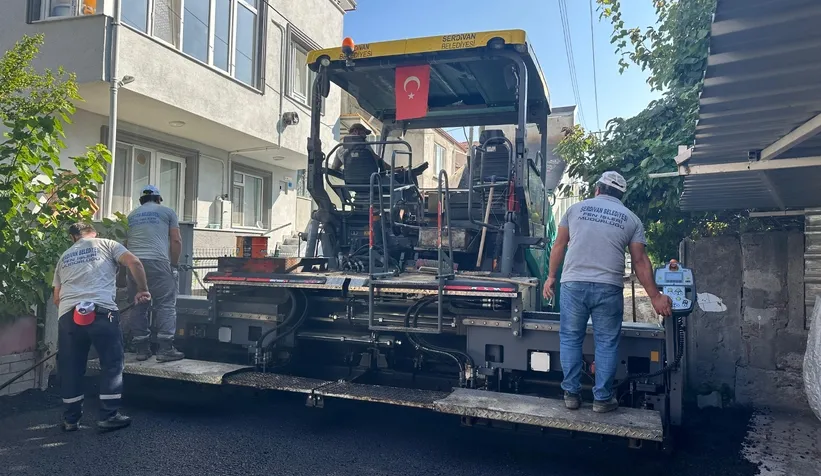 Serdivan’da asfalt çalışmaları sürüyor