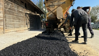 Serdivan’da asfalt seferberliği devam ediyor 
