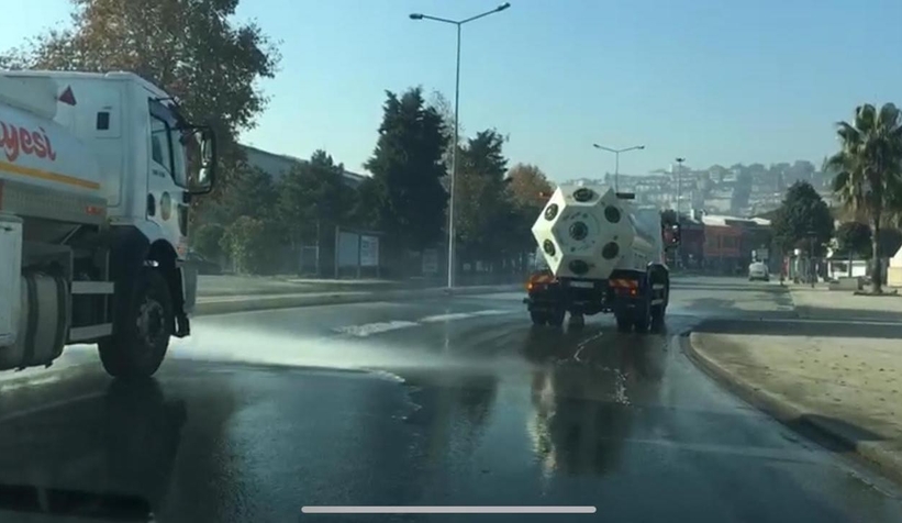 Serdivan’da cadde ve sokaklar dezenfekte edildi