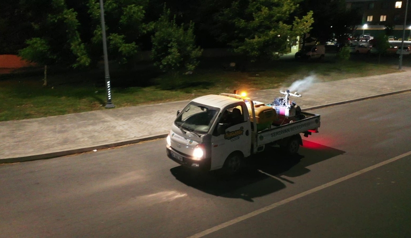 Serdivan’da gece ilaçlamaları sürüyor