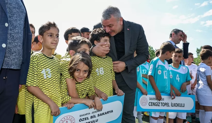 Serdivan’da geleceğin yıldızlarına ilk pas verildi