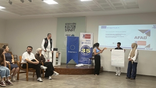 Serdivan’da gençlerle afet eğitimi