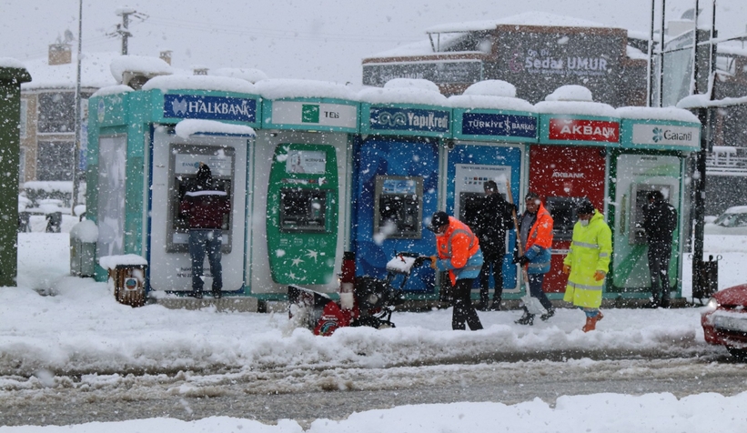 Serdivan’da karla mücadele