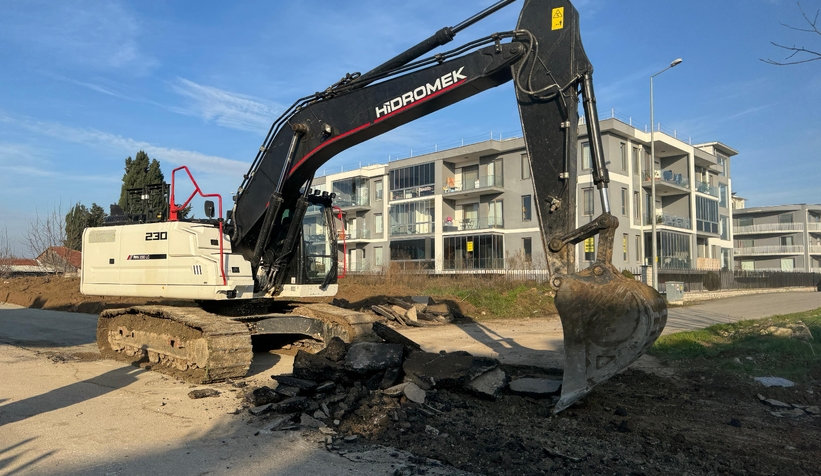 Serdivan’da yol genişletme çalışması