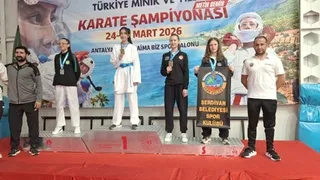 Serdivan’ın genç pehlivanlarından tarihi başarı