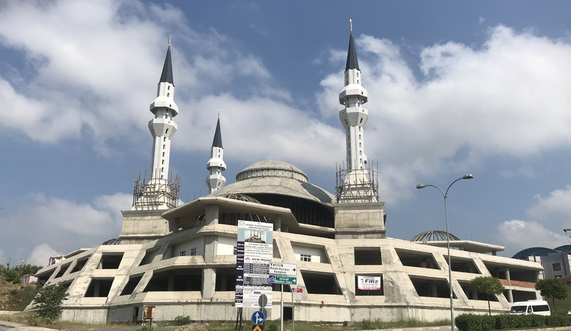 Şeyh Edebali Caminin kablolarını çaldılar!