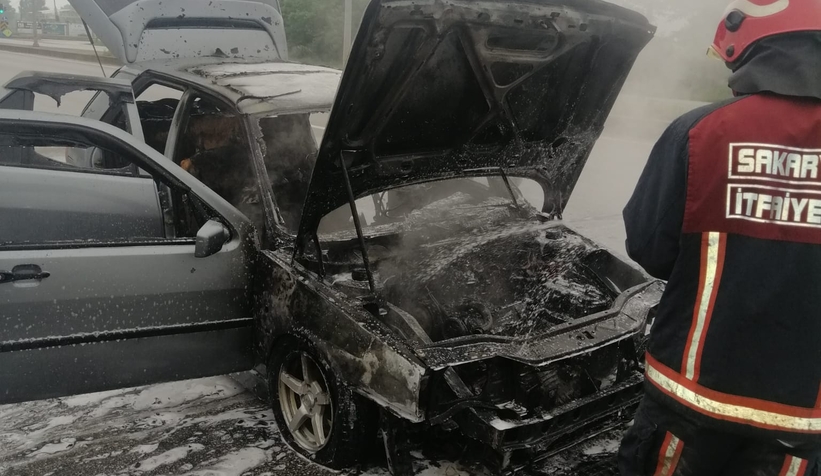 Seyir halinde alev aldı