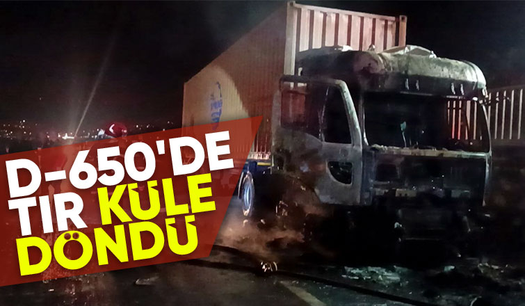 Seyir halindeyken yanan tır küle döndü