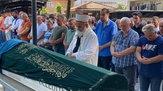 Sezaryenle doğumda fenalaşmıştı, son yolculuğuna uğurlandı