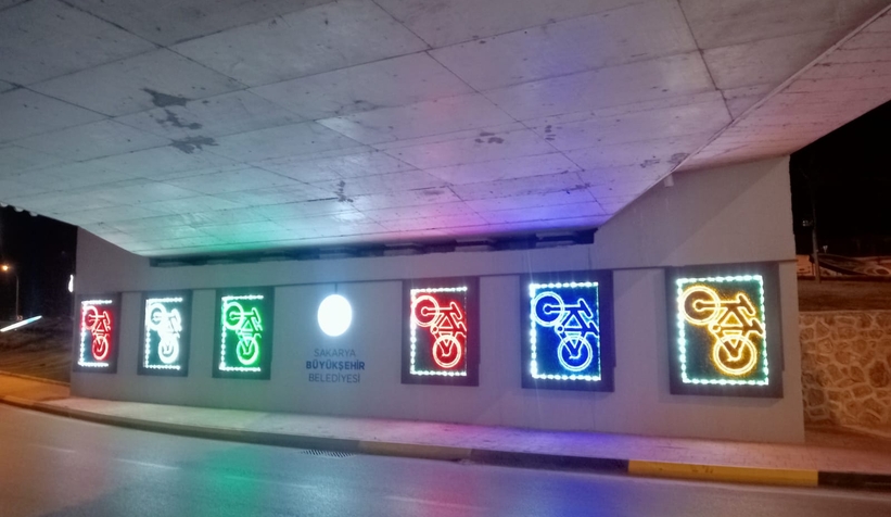 SGK Köprülü Kavşağı'na renk katan dokunuş