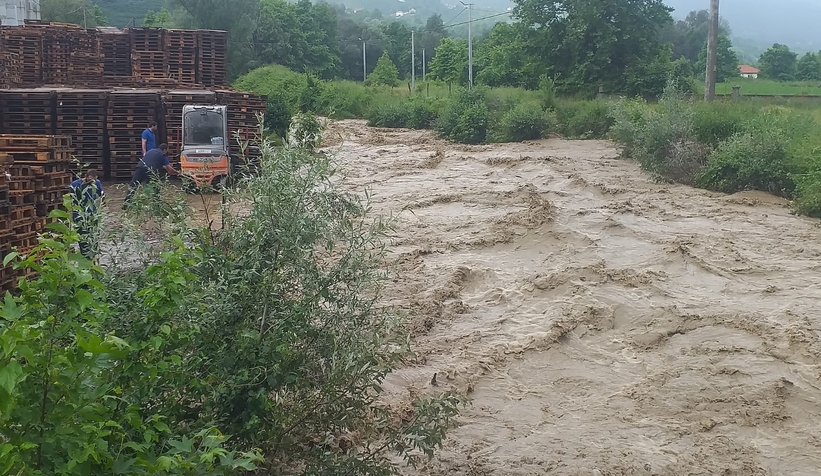 Şiddetli yağış Dokurcunu vurdu