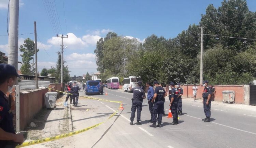 Silah tutukluk yaptı, imam kurtuldu