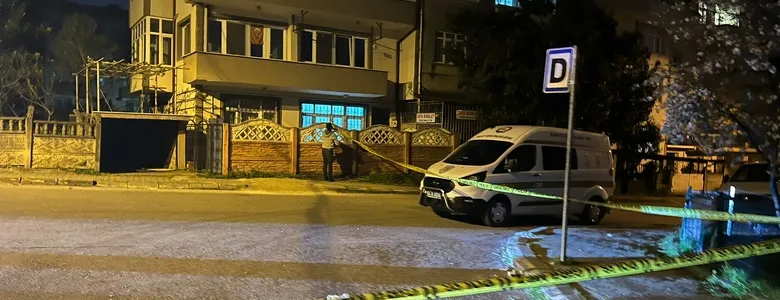 Silahlı saldırgan paniği, polis bacağından vurup etkisiz hale getirdi