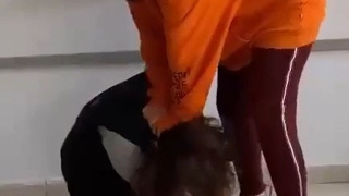 Sınıfta şiddet: Genç kız darp edildi